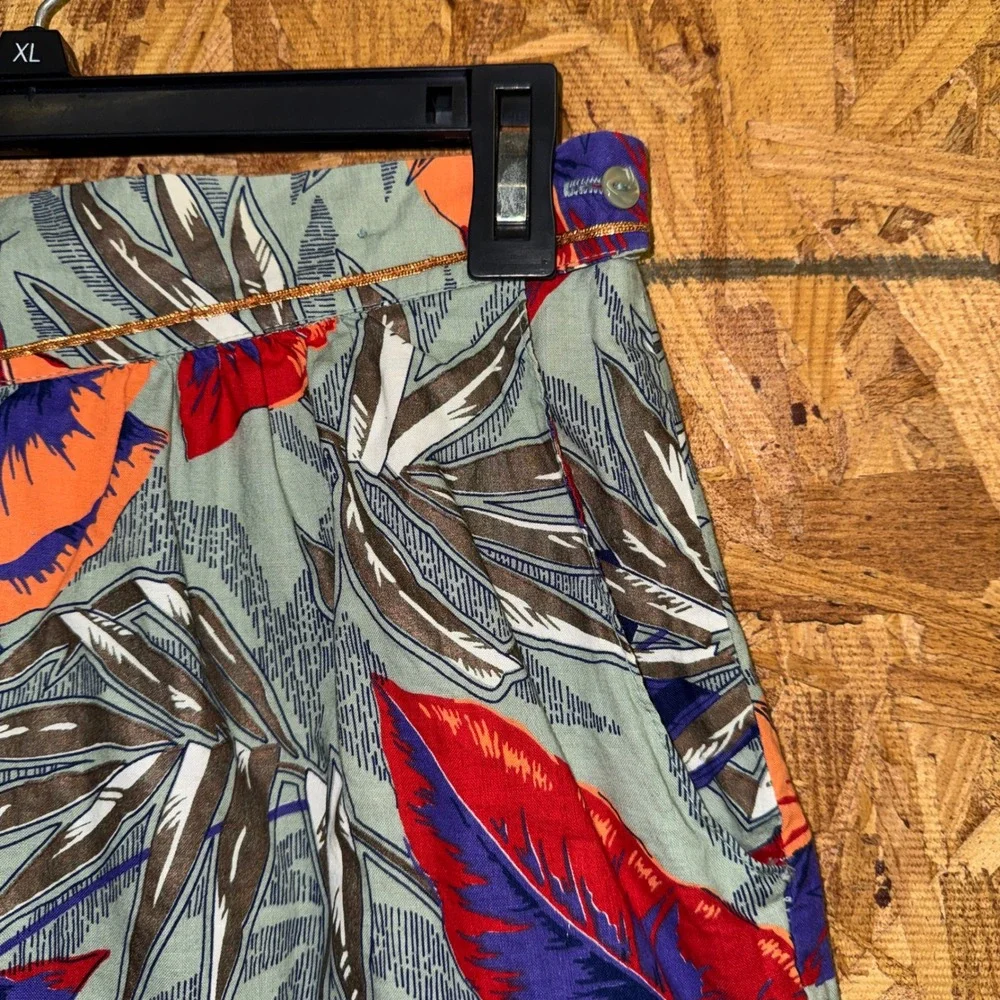 VTG Retro Hawaiian Floral Print Wrap Shorts Green Summer Resort Coastal Beachy S - Picture 2 of 5